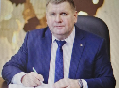 В соседнем с Камышинским - Ольховском районе глава муниципалитета стремительно отправился в отставку