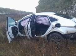 На дороге между Камышином и Жирновском девушка за рулем Хендэ опрокинула машину и попала к хирургам