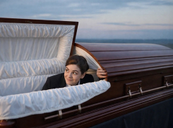 Чиновница в соседней с Волгоградской - Астраханской области 13 лет притворялась мёртвой, чтобы не сесть в тюрьму за коррупцию