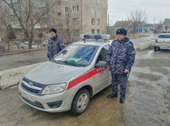 Росгвардейцы задержали в Камышине мужчину, который год скрывался от правосудия