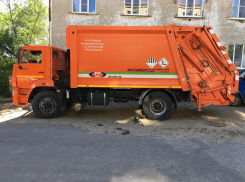 «Мусоровоз даже не заметил, что он переехал женщину», - очевидцы о смертельном ДТП в Камышине