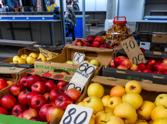 В Камышине самым дешевым десертом перед Новым годом остаются свежие яблоки
