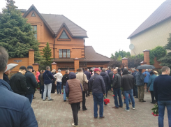 В Камышине следствие продолжает устанавливать картину загадочной смерти известного предпринимателя Вячеслава Каляндры