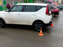 В Камышине полиция ищет сбежавшего виновника ДТП с повреждением чужого автомобиля