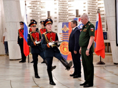 В Волгограде вручили награды двенадцати участникам СВО, а на передовой - волгоградскому экипажу танка в полном составе
