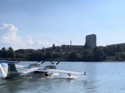 Чтобы поесть арбузов с бахчи, туристы стали не только приземляться в Камышине, но и приводняться