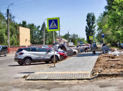 В Камышине администрация Станислава Зинченко, будто проштрафившийся «алиментщик», платит приставам за неисполнение судебного решения  
