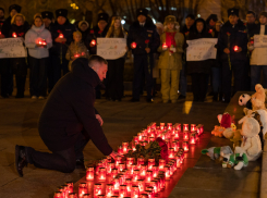 Андрей Бочаров почтил память погибших в Белгороде