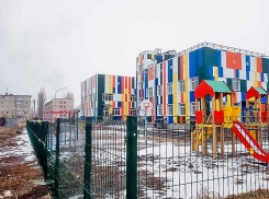 В Камышине слова губернатора «времени оттяжки больше нет»  тонизировали строителей нового детсада, и объект готовят к сдаче на следующей неделе