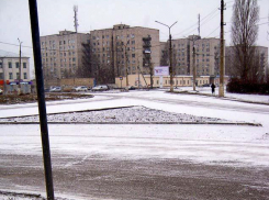 Продержавшись новогодние праздники без отключений, коммунальщики Камышина сегодня, 11 января, оставляют без горячей воды общежития и институт