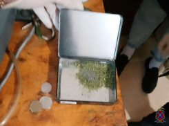 Служебная собака быстро унюхала коноплю в доме жителя Камышинского района, фигурант отправляется под стражу