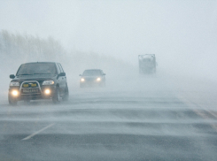 Водителей просят быть осторожными из-за метелей и заносов на трассе «Волгоград-Камышин»