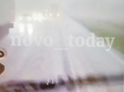 «Летняя зима» в Волгоградской области: на трассе под Волгоградом град засыпал все вокруг (ВИДЕО)