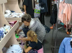 Политик-волгоградец потребовал у власти найти средства на выплату 10 тысяч семьям для сбора ребенка в школу