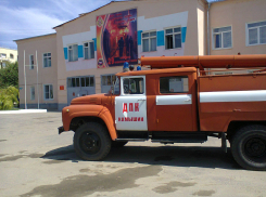 В Камышине горели гараж, автомобиль и дача