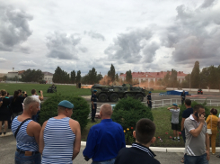 В Камышине на стадионе «Авангард» разворачивается праздник десантников