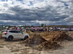 Региональные СМИ: Камышинская городская прокуратура разбирается в скандале с обустройством воинского захоронения в Камышине на муниципальном кладбище