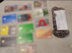 Оперативникам удалось задержать двух «залетных» онлайн-мошенников, которые обманули 50 наивных жителей Волгоградской области (ВИДЕО)