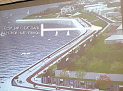 За неимением в Камышине скейт-площадок и роликовых дорожек молодые горожане используют для этих целей Сиреневый бульвар - не без рисков