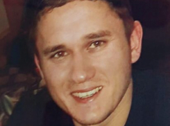 Все село в Верхней Добринке Камышинского района пришло проститься с мобилизованным на СВО токарем Николаем Поповым