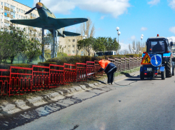 Что после дождей можно поливать на Сиреневом бульваре в Камышине - лучше бы самолет Маресьева помыли! - камышанин