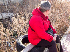 А на нашей остановке вообще надо на автомобильной камере и доске час сидеть! - камышанка