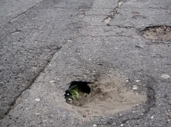 В Камышине административная газета «Диалог» рассекретила планы мэрии по ремонту разбитых тротуаров на улице Стахановской