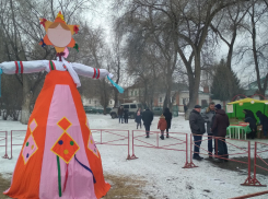 В городском парке камышане на Масленицу ждут сожжения чучела Зимы, Станислав Зинченко блинов не печет
