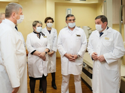 Андрей Бочаров распорядился предусмотреть отделение для коронавирусных больных в Камышине