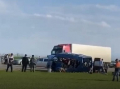 В страшной аварии на Ставрополье погибло шестеро детей, ехавших из Волгоградской области (ВИДЕО)