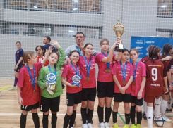 Камышинские азартные девчонки-футболистки вышли в важный спортивный финал