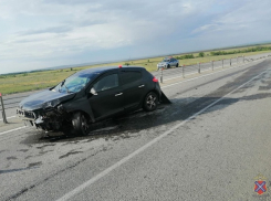 На трассе в Камышинском районе водитель врезался в ограждение и попал в больницу