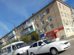 В Камышине на улице Ленина опять попала в ДТП маршрутка