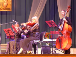 В Камышине день святого покровителя города отметили прекрасным концертом классической и духовной музыки