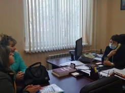 Действия активисток, потребовавших у главы Роспотребнадзора QR-код, одобрили 90 процентов жителей Волгоградской области - участников опроса