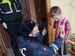 В Камышине под Новый год полицейские приехали к ребятам, попавшим в ДТП