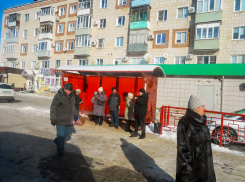 В Камышине после потепления на остановках очень скользко, надо лучше посыпать!» - камышанка (ВИДЕО)