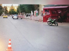 В Камышине после столкновения на улице Ленина в больницу забрали несовершеннолетнего мотоциклиста