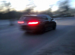 Полиция наводит справки об «удальце», который сегодня в полночь протаранил в пятом микрорайоне припаркованный «Лифан» и сбежал