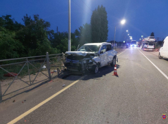 Водитель и пассажиры из двух иномарок попали к хирургам после тяжелого столкновения на трассе между Камышином и Волгоградом