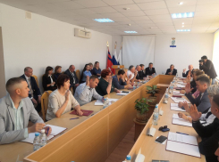 Администрация Камышина сообщила, что после выборов высокопоставленные чиновники города остались на своих местах - должностях и стульях