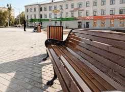 «Квест» для камышан: где у нас в городе на улице Ленина установлены диваны?