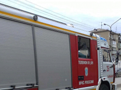 В Камышине в 5-м микрорайоне из-за пожара в квартире сгорела мебель