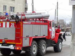 В Камышинском районе ночью на трассе загорелась кабина фуры, пострадавших нет