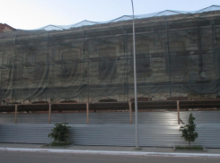 Камышане заметили движение строительной бригады на историческом «доме купца Лихтенвальда» на улице Октябрьской в старом центре города