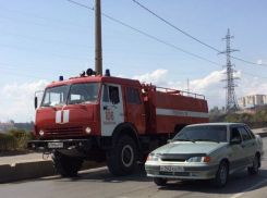 В Камышине сгорело пол гектара сухой растительности 