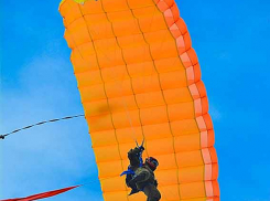 «Наживкой» для действий телефонного афериста стал парашютный шлем, который по объявлению продавал камышанин