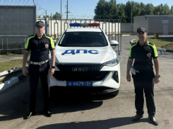Волгоградские полицейские чудом успели домчать до больницы мужчину с инсультом из автомобильной пробки