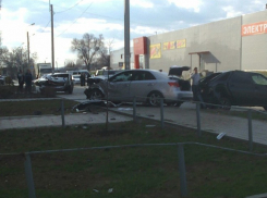 Камышане утверждают в соцсетях, что в аварии на улице Тургенева пострадало два человека