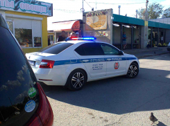 В Камышинском районе полицейские «остудили пыл» охотника за картами пенсионеров